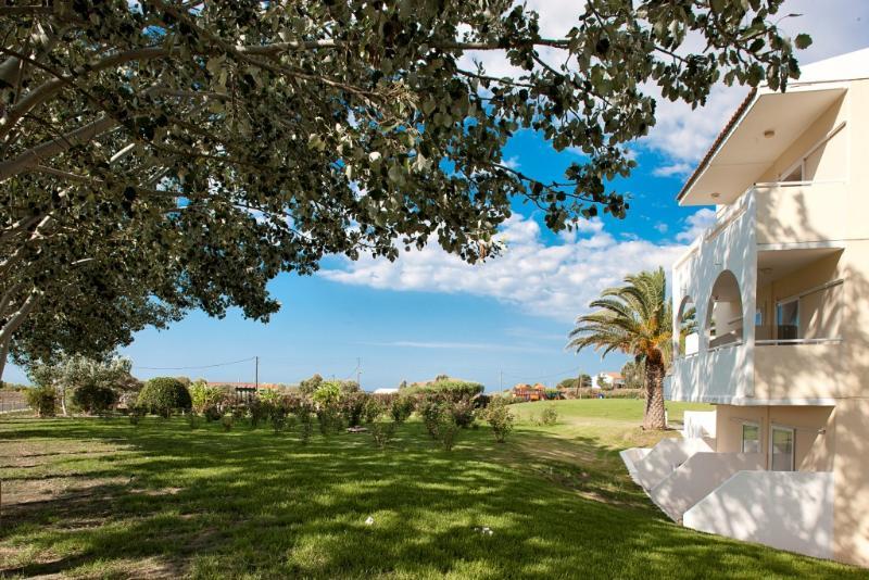 Argile Resort Mantzavinata Exterior photo